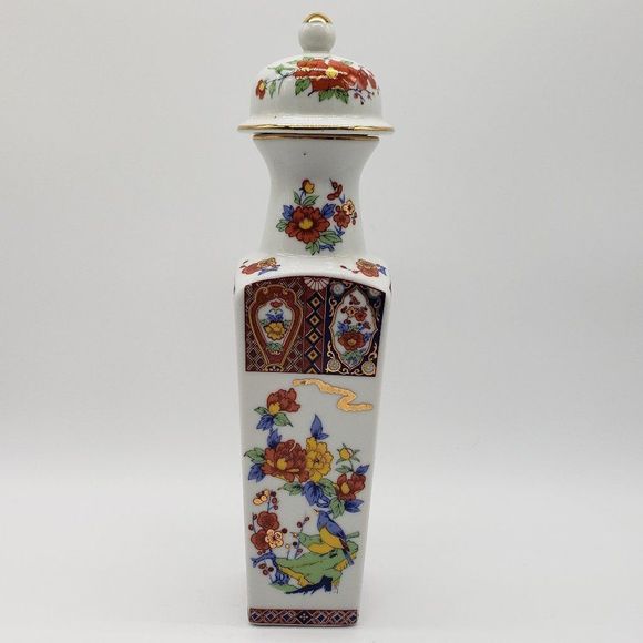 Japanese Vintage Imari Porcelain Enameled Bird Floral Square Shaped Vase or Jar - Picture 15 of 17